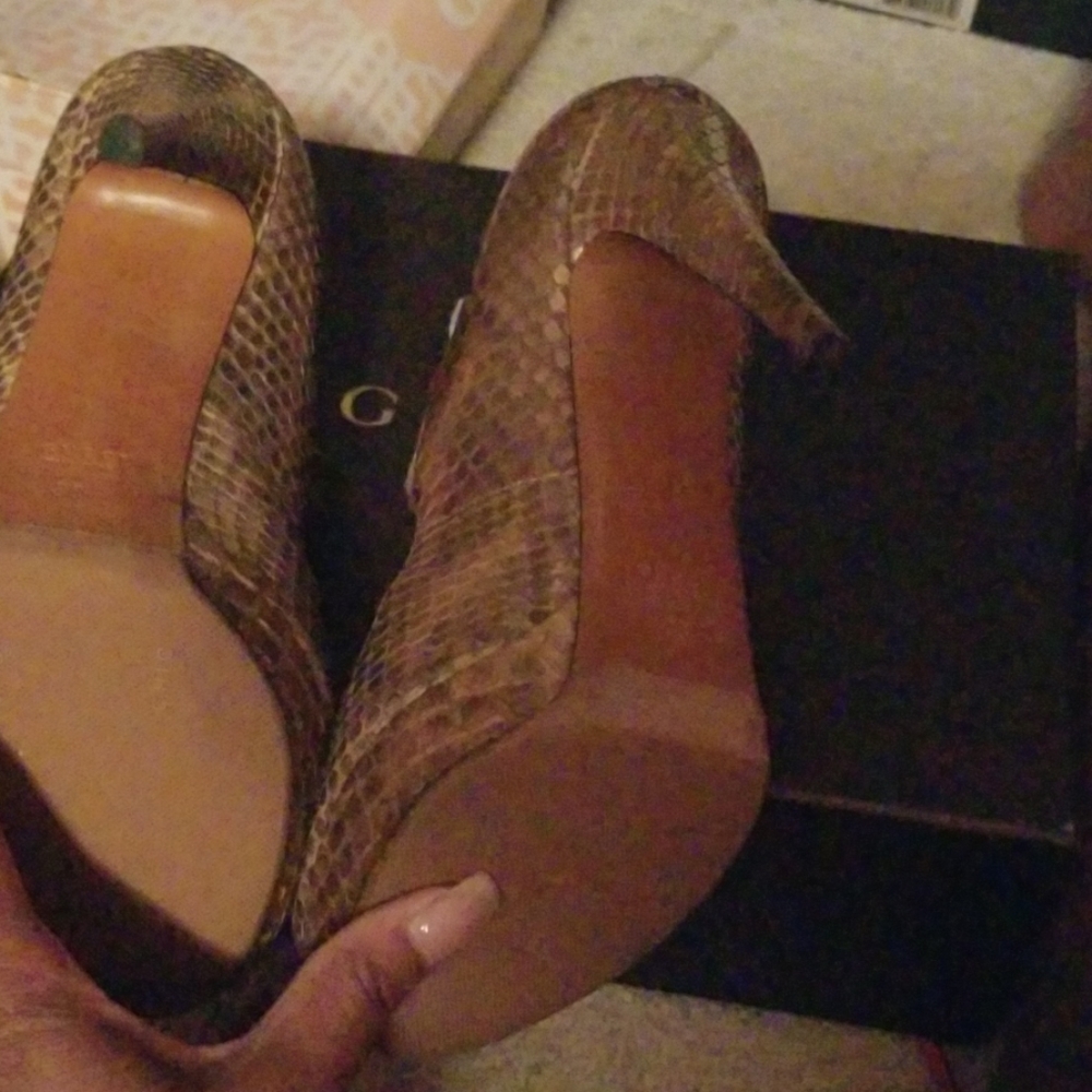 Heels - Picture 3 of 3